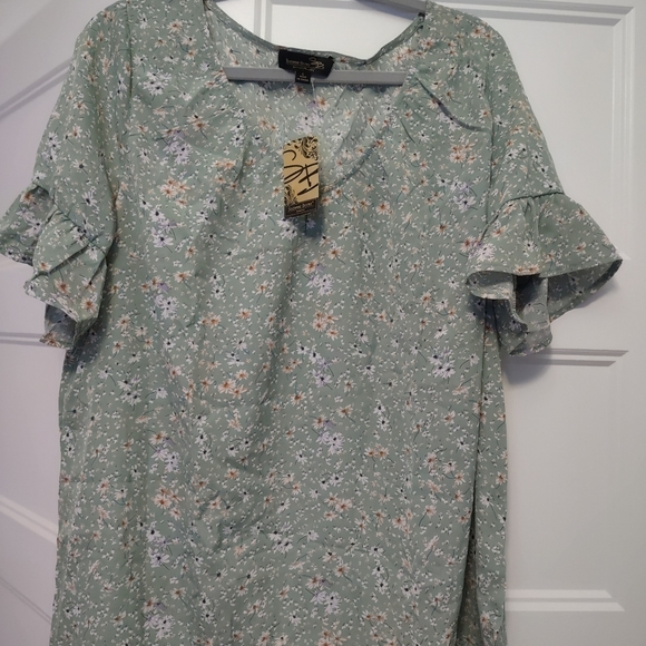 Suzanne Betro (NWT) Signature Series Ladies Blouse - Picture 4 of 4